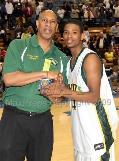 Thumbnail 1 in Loyola vs. Eisenhower (CIF SoCal D2 Final) photogallery.