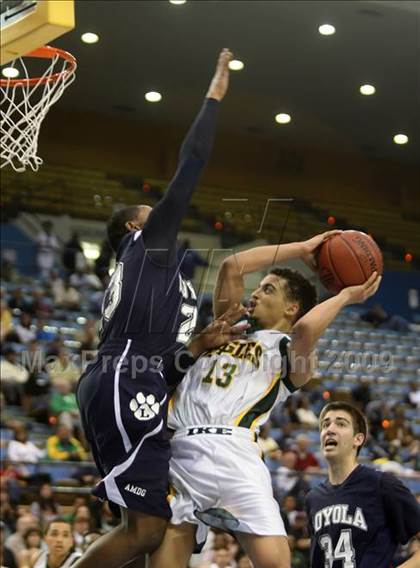 Thumbnail 2 in Loyola vs. Eisenhower (CIF SoCal D2 Final) photogallery.