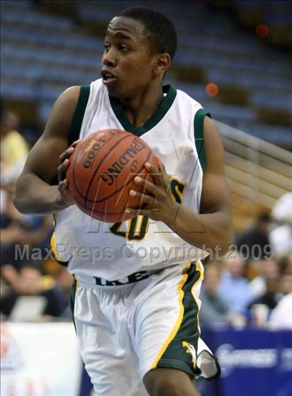 Thumbnail 2 in Loyola vs. Eisenhower (CIF SoCal D2 Final) photogallery.