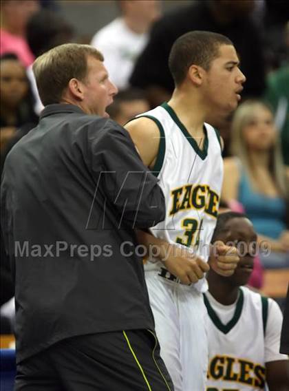 Thumbnail 3 in Loyola vs. Eisenhower (CIF SoCal D2 Final) photogallery.