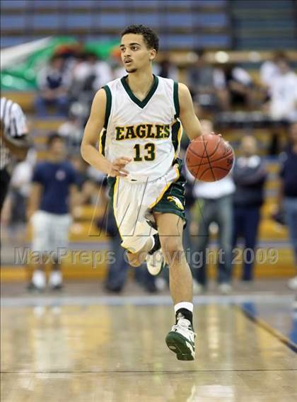 Thumbnail 3 in Loyola vs. Eisenhower (CIF SoCal D2 Final) photogallery.