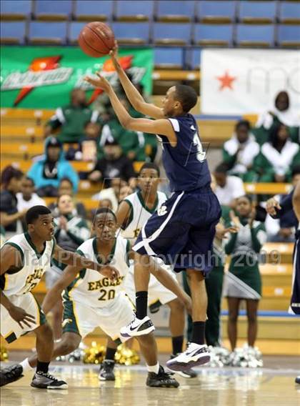 Thumbnail 1 in Loyola vs. Eisenhower (CIF SoCal D2 Final) photogallery.