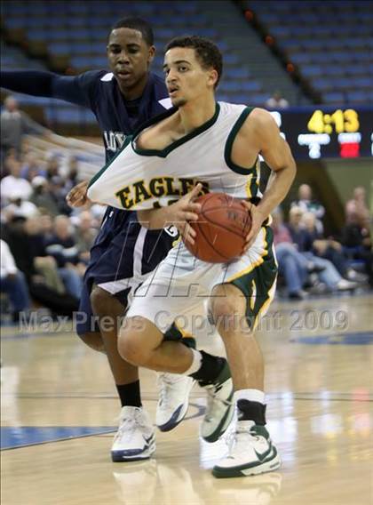 Thumbnail 3 in Loyola vs. Eisenhower (CIF SoCal D2 Final) photogallery.