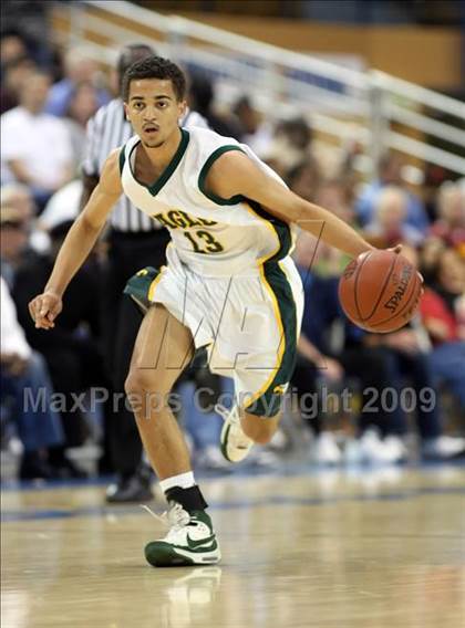Thumbnail 2 in Loyola vs. Eisenhower (CIF SoCal D2 Final) photogallery.