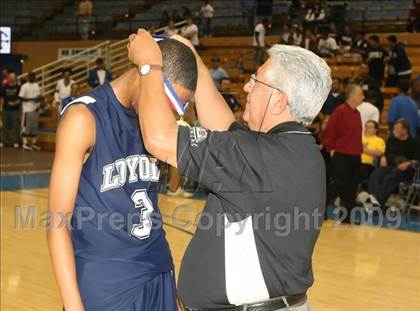 Thumbnail 2 in Loyola vs. Eisenhower (CIF SoCal D2 Final) photogallery.