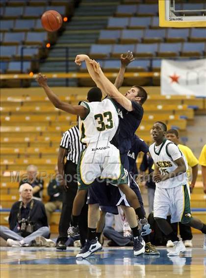 Thumbnail 1 in Loyola vs. Eisenhower (CIF SoCal D2 Final) photogallery.