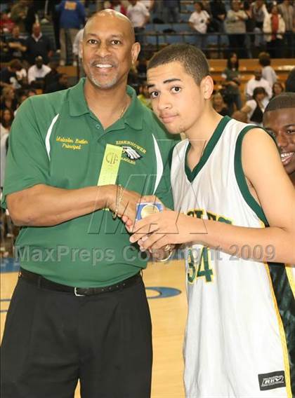 Thumbnail 3 in Loyola vs. Eisenhower (CIF SoCal D2 Final) photogallery.