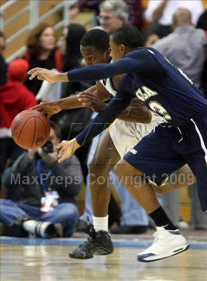Thumbnail 3 in Loyola vs. Eisenhower (CIF SoCal D2 Final) photogallery.