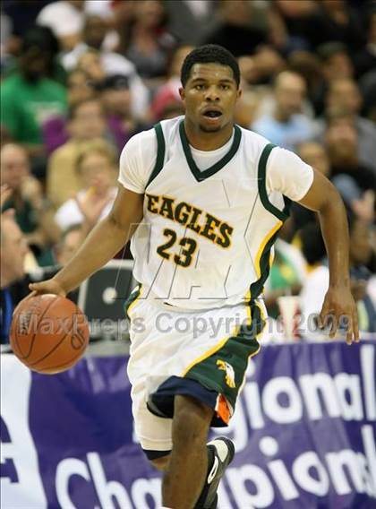 Thumbnail 3 in Loyola vs. Eisenhower (CIF SoCal D2 Final) photogallery.