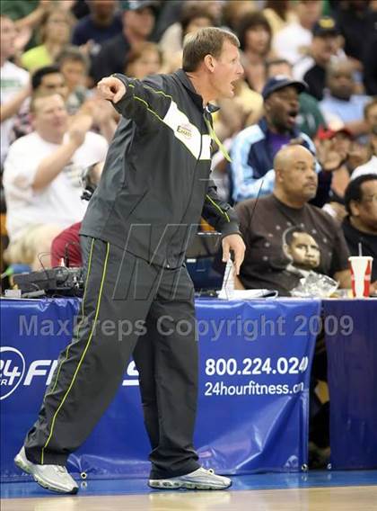 Thumbnail 2 in Loyola vs. Eisenhower (CIF SoCal D2 Final) photogallery.