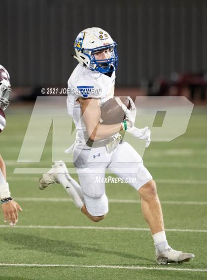 Thumbnail 2 in Lago Vista vs Industrial (UIL 3A D1 Regional Finals) photogallery.