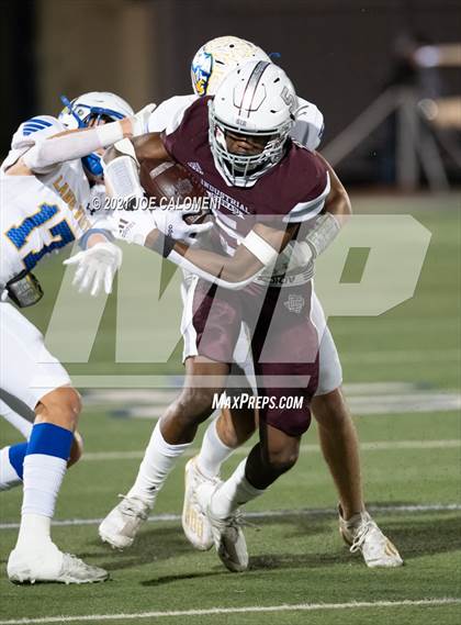 Thumbnail 3 in Lago Vista vs Industrial (UIL 3A D1 Regional Finals) photogallery.