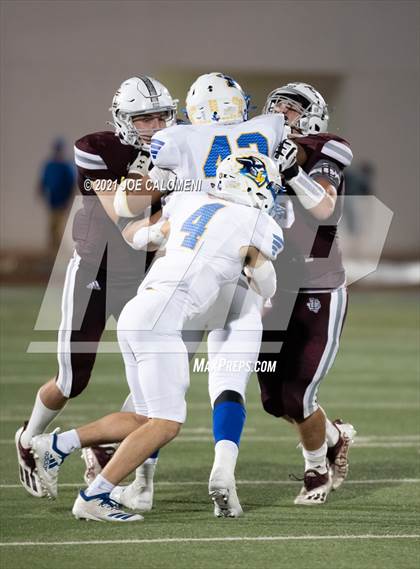 Thumbnail 2 in Lago Vista vs Industrial (UIL 3A D1 Regional Finals) photogallery.