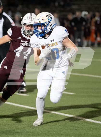 Thumbnail 2 in Lago Vista vs Industrial (UIL 3A D1 Regional Finals) photogallery.