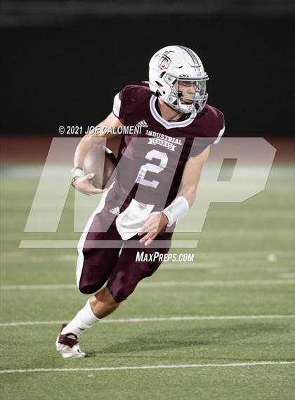 Thumbnail 3 in Lago Vista vs Industrial (UIL 3A D1 Regional Finals) photogallery.