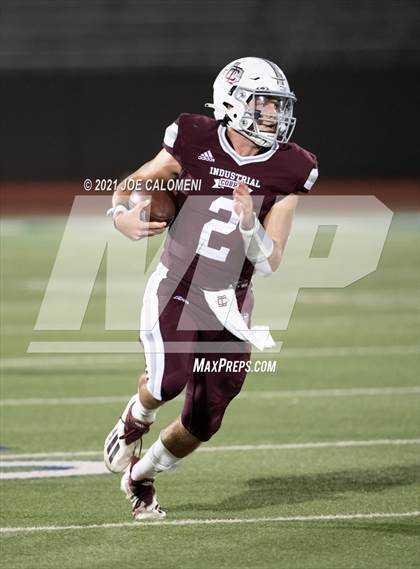 Thumbnail 2 in Lago Vista vs Industrial (UIL 3A D1 Regional Finals) photogallery.