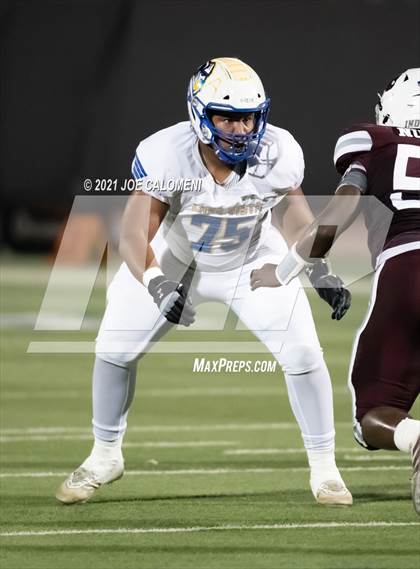 Thumbnail 1 in Lago Vista vs Industrial (UIL 3A D1 Regional Finals) photogallery.