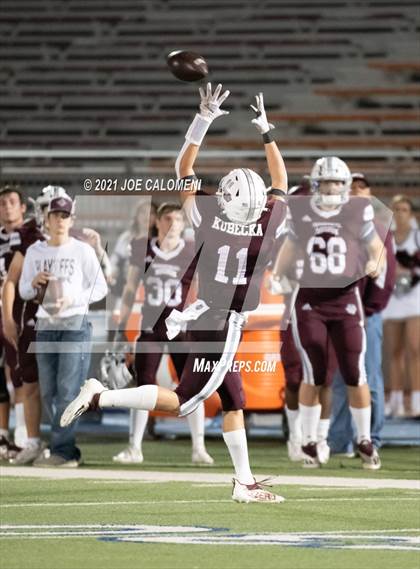 Thumbnail 3 in Lago Vista vs Industrial (UIL 3A D1 Regional Finals) photogallery.