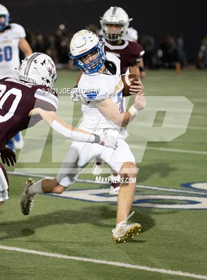 Thumbnail 3 in Lago Vista vs Industrial (UIL 3A D1 Regional Finals) photogallery.