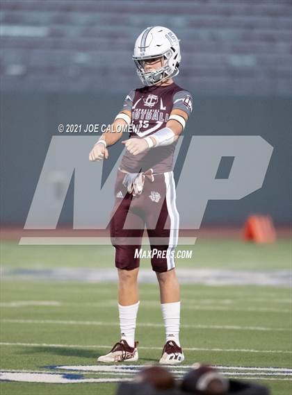 Thumbnail 2 in Lago Vista vs Industrial (UIL 3A D1 Regional Finals) photogallery.