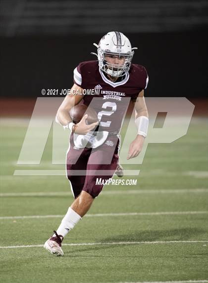 Thumbnail 2 in Lago Vista vs Industrial (UIL 3A D1 Regional Finals) photogallery.