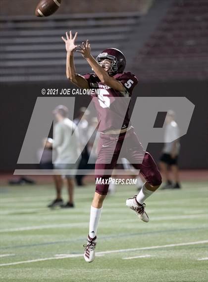 Thumbnail 2 in Lago Vista vs Industrial (UIL 3A D1 Regional Finals) photogallery.