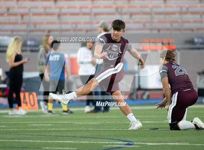 Thumbnail 1 in Lago Vista vs Industrial (UIL 3A D1 Regional Finals) photogallery.