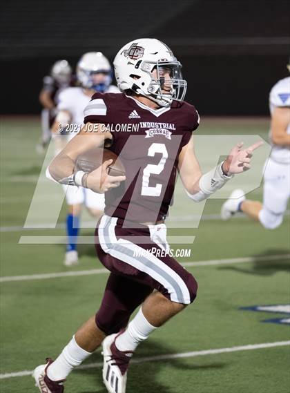 Thumbnail 2 in Lago Vista vs Industrial (UIL 3A D1 Regional Finals) photogallery.
