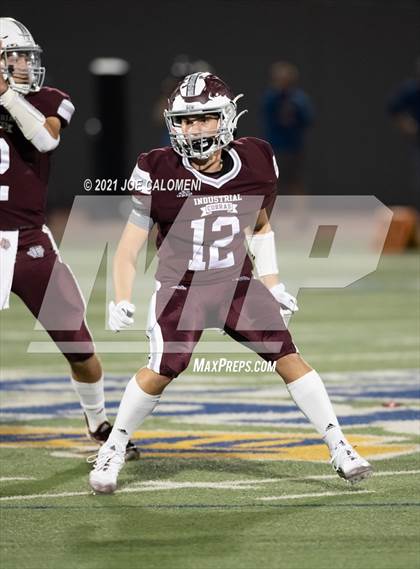 Thumbnail 1 in Lago Vista vs Industrial (UIL 3A D1 Regional Finals) photogallery.