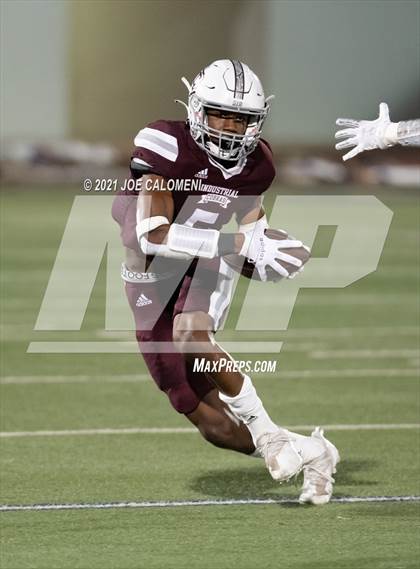 Thumbnail 1 in Lago Vista vs Industrial (UIL 3A D1 Regional Finals) photogallery.