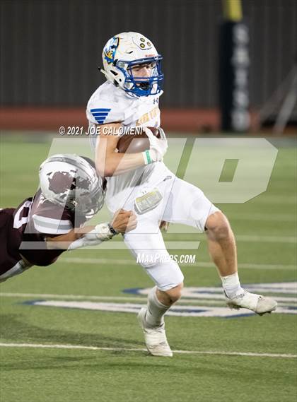 Thumbnail 1 in Lago Vista vs Industrial (UIL 3A D1 Regional Finals) photogallery.