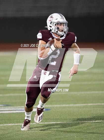 Thumbnail 1 in Lago Vista vs Industrial (UIL 3A D1 Regional Finals) photogallery.