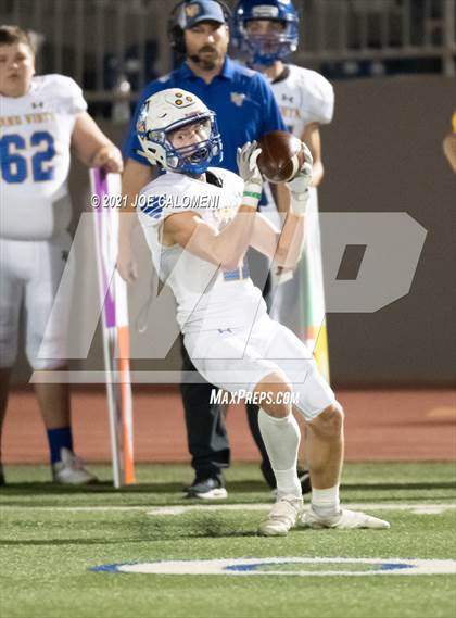 Thumbnail 1 in Lago Vista vs Industrial (UIL 3A D1 Regional Finals) photogallery.