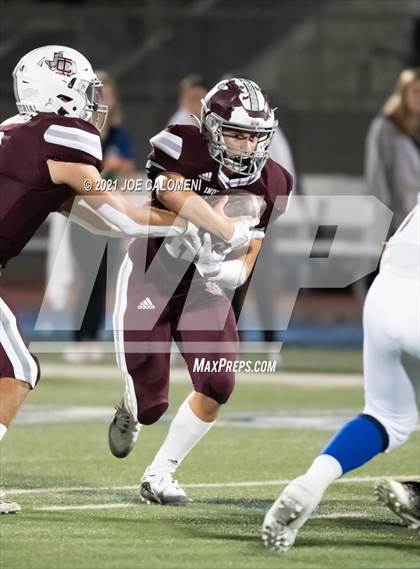 Thumbnail 3 in Lago Vista vs Industrial (UIL 3A D1 Regional Finals) photogallery.