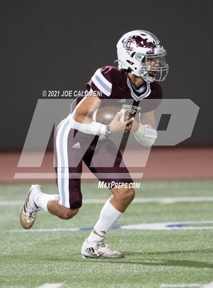 Thumbnail 1 in Lago Vista vs Industrial (UIL 3A D1 Regional Finals) photogallery.