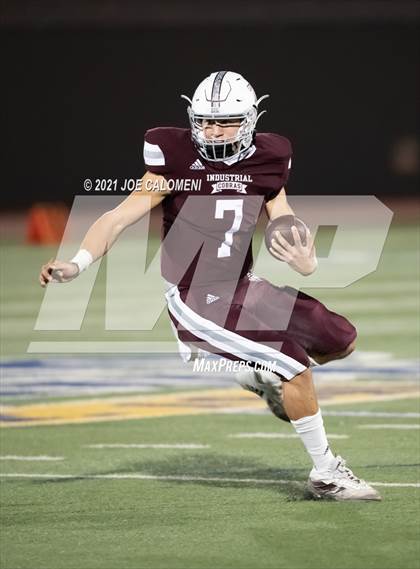 Thumbnail 3 in Lago Vista vs Industrial (UIL 3A D1 Regional Finals) photogallery.