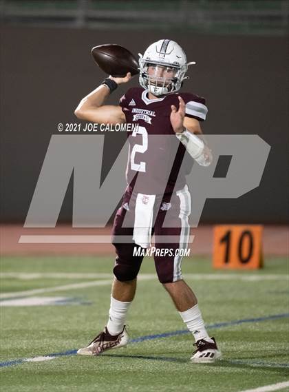 Thumbnail 2 in Lago Vista vs Industrial (UIL 3A D1 Regional Finals) photogallery.