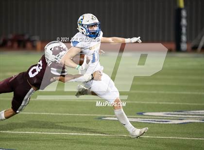 Thumbnail 3 in Lago Vista vs Industrial (UIL 3A D1 Regional Finals) photogallery.
