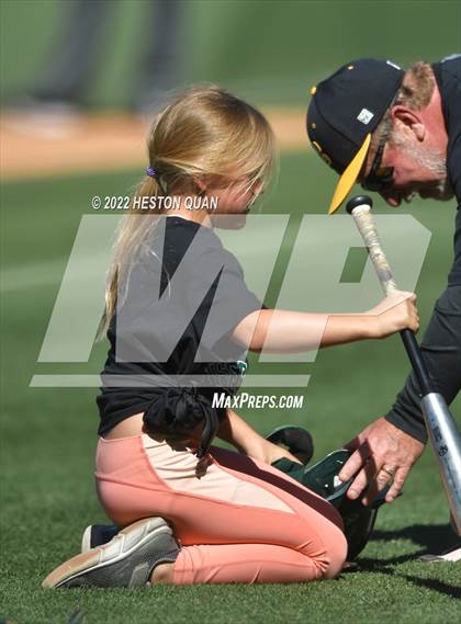 Thumbnail 3 in Long Beach Poly vs. Edison photogallery.