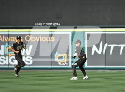 Thumbnail 2 in Long Beach Poly vs. Edison photogallery.