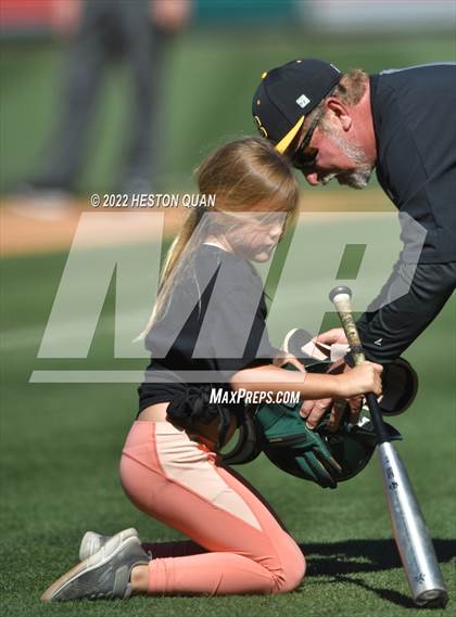 Thumbnail 1 in Long Beach Poly vs. Edison photogallery.
