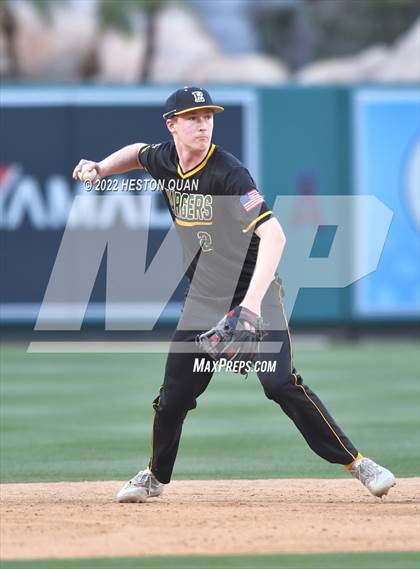 Thumbnail 3 in Long Beach Poly vs. Edison photogallery.