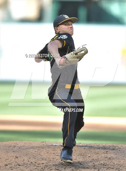 Thumbnail 2 in Long Beach Poly vs. Edison photogallery.