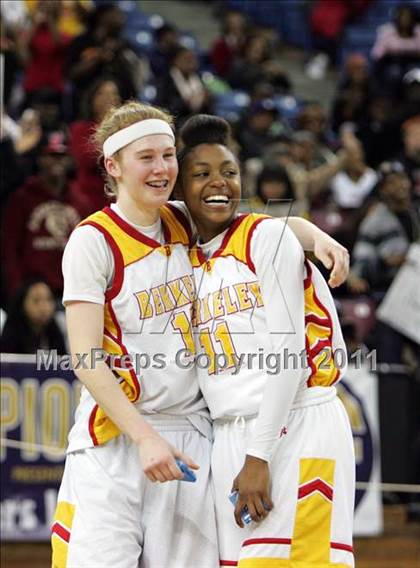 Thumbnail 1 in Berkeley vs. Carondelet (CIF NorCal D1 Regional Final) photogallery.