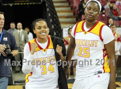 Thumbnail 1 in Berkeley vs. Carondelet (CIF NorCal D1 Regional Final) photogallery.