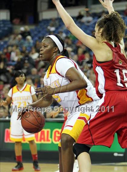 Thumbnail 3 in Berkeley vs. Carondelet (CIF NorCal D1 Regional Final) photogallery.