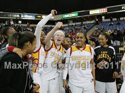 Thumbnail 2 in Berkeley vs. Carondelet (CIF NorCal D1 Regional Final) photogallery.