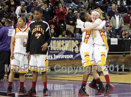 Thumbnail 3 in Berkeley vs. Carondelet (CIF NorCal D1 Regional Final) photogallery.