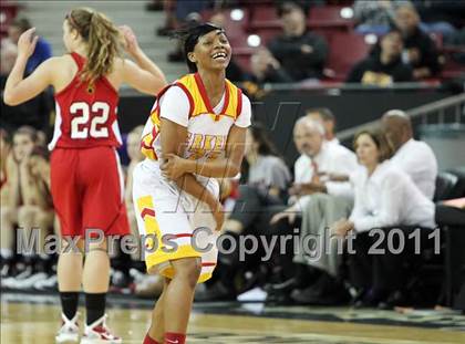 Thumbnail 1 in Berkeley vs. Carondelet (CIF NorCal D1 Regional Final) photogallery.
