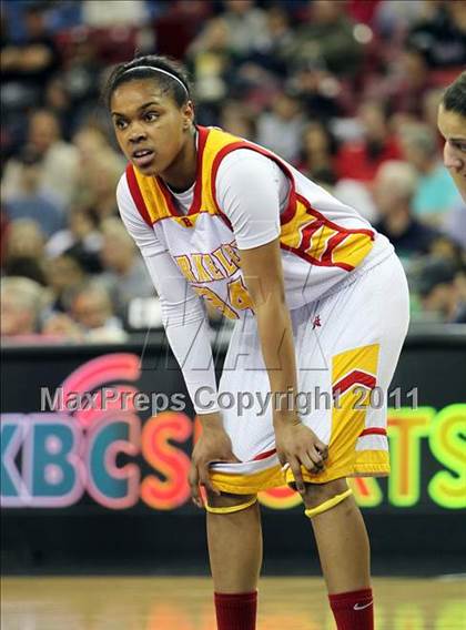 Thumbnail 1 in Berkeley vs. Carondelet (CIF NorCal D1 Regional Final) photogallery.